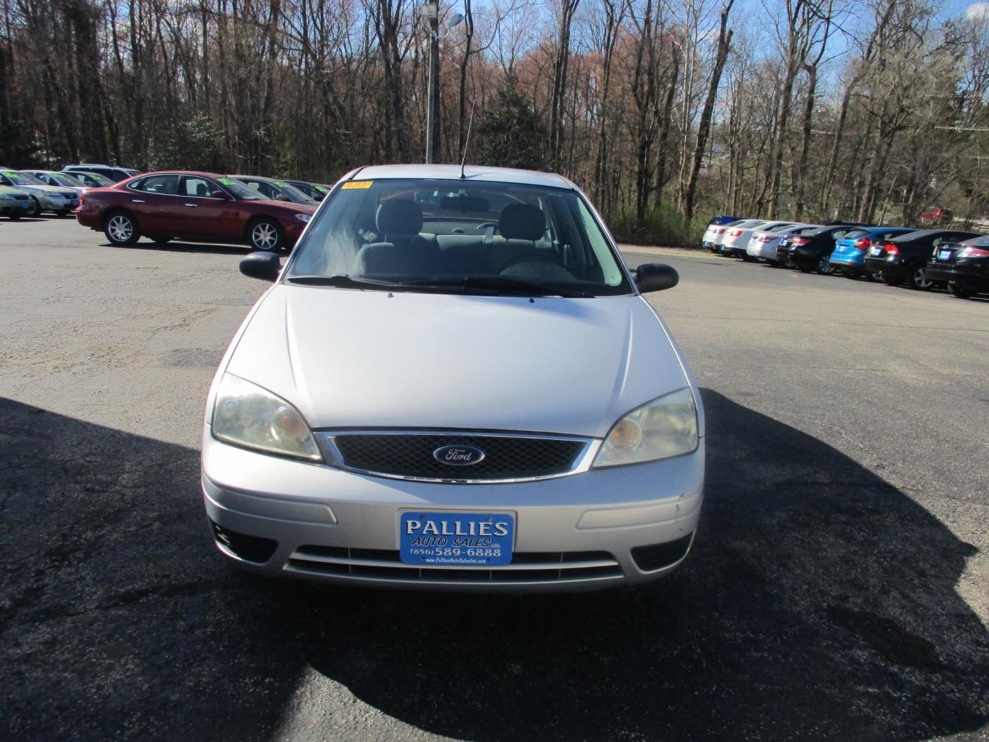 2007 SILVER Ford Focus (1FAHP34N27W) with an 2.0L L4 DOHC 16V engine, AUTOMATIC transmission, located at 540a Delsea Drive, Sewell, NJ, 08080, (856) 589-6888, 39.752560, -75.111206 - Photo#10